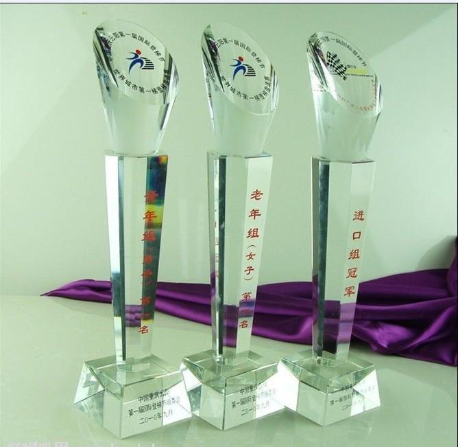 供應(yīng)廣州水晶禮品廠家，廣州水晶紀(jì)念品，廣州水晶廠家，廣州獎(jiǎng)杯