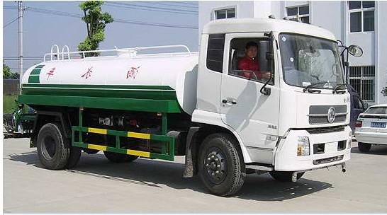 供應(yīng)湖北福田時(shí)代御威灑水車廠家直銷，東風(fēng)*后八灑水車