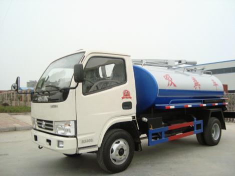 供應(yīng)東風(fēng)多利卡吸污四噸小型吸污車