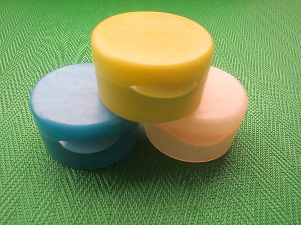 供應(yīng)優(yōu)質(zhì)的塑膠瓶蓋