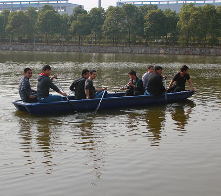 優(yōu)質(zhì)滾塑漁船圖片