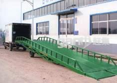 江西移動(dòng)式登車橋圖片