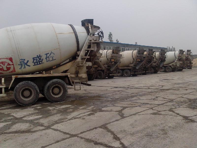 供應(yīng)二手豪沃?jǐn)嚢柢嚦鍪?，二手豪沃?jǐn)嚢柢嚦鍪?  src=