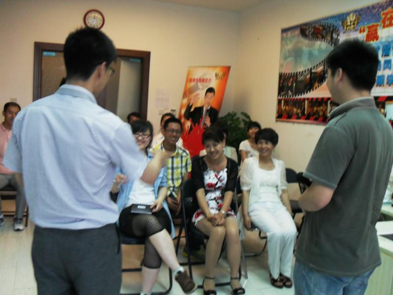 當(dāng)眾講話圖片/當(dāng)眾講話樣板圖 (3)