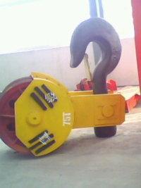 供應(yīng)懸臂式起重機價格