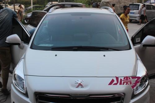 標(biāo)致3008貼晶銳70和黑衣騎士圖片