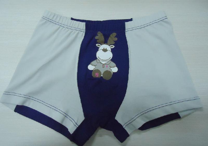 竹纖維兒童內(nèi)褲加工圖片