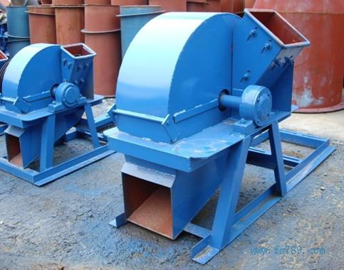 供應(yīng)園林樹木粉碎機(jī)