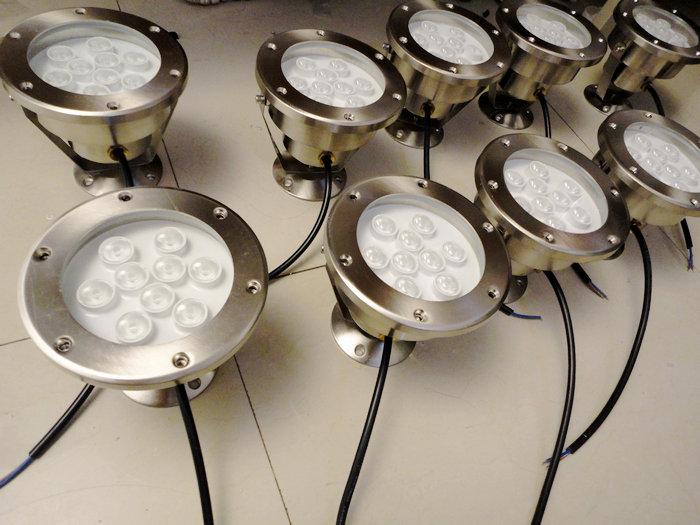 供應(yīng)LED9W暖白色科銳芯片水底燈