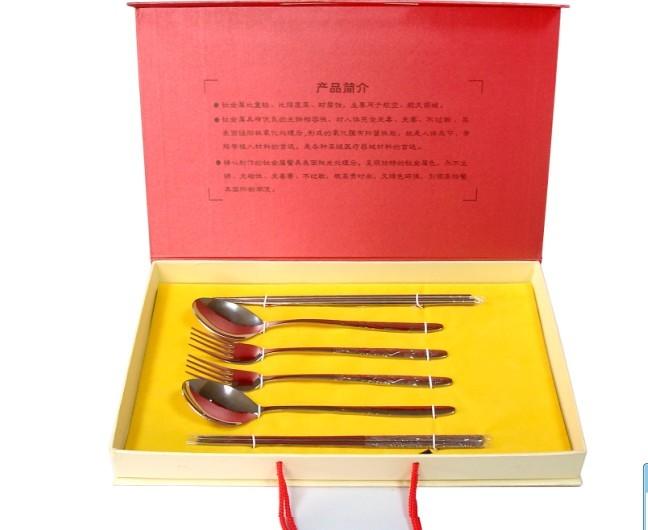 供應(yīng)西餐餐具套裝定制工廠 加工純鈦鋼筷子 定制不過(guò)敏餐具廠在益源鈦