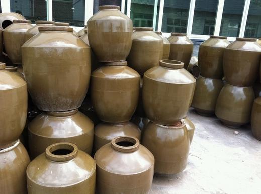 供應(yīng)50公斤陶瓷酒壇價(jià)格，50公斤陶瓷酒壇生產(chǎn)廠家，陶瓷酒壇批發(fā)