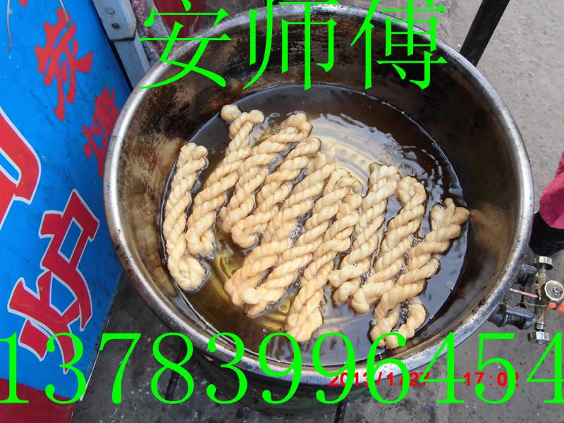 供應(yīng)售高爐燒餅設(shè)備培訓(xùn) 高爐燒餅設(shè)備培訓(xùn)*小吃培訓(xùn)*何師傅