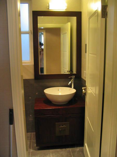 供應(yīng)上海手工制造老榆木臺(tái)盆柜