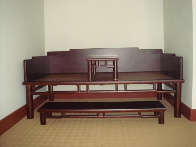 供應(yīng)上海廠家定做老榆木羅漢床、美式家具、紅木家具、古董家具