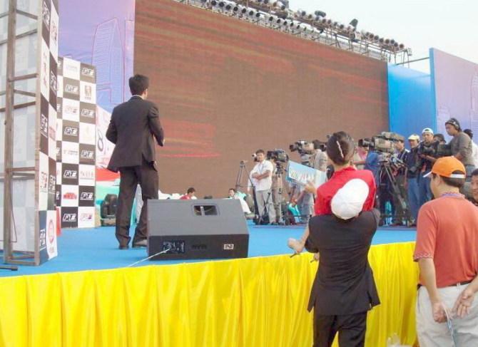 專業(yè)LED屏音響設(shè)備出租圖片