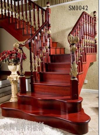 沈陽紅色實木樓梯圖片