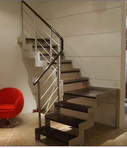 沈陽(yáng)雙梁實(shí)木樓梯圖片