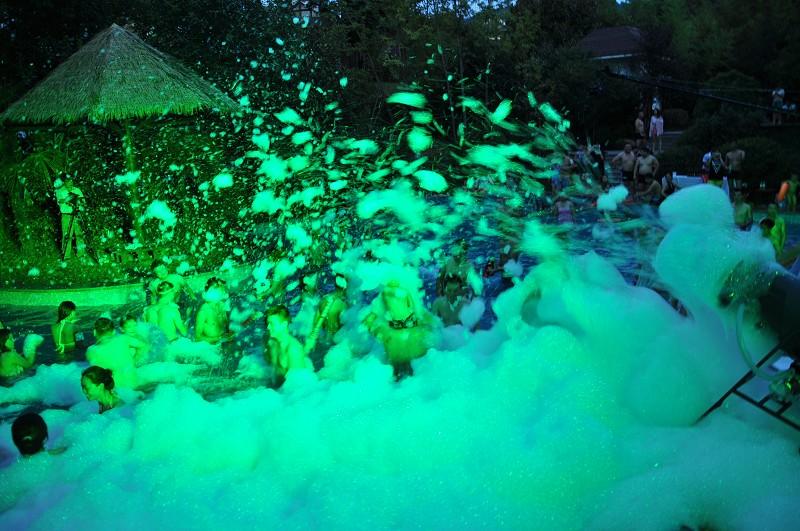 供應(yīng)酒吧懸掛泡沫機(jī) 舞臺(tái)噴射式泡沫機(jī)沙灘派對(duì)泡沫機(jī)