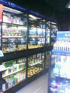 供應(yīng)上海貨架展示柜定做藥店酒店展示柜