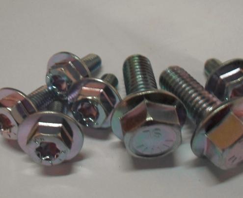 供應(yīng)臺(tái)灣三價(jià)鉻五彩鈍化劑