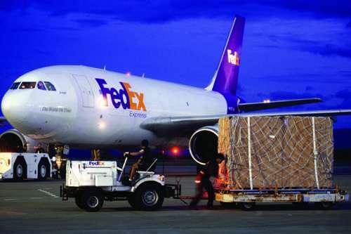 供應(yīng)義烏商貿(mào)城到加拿大快遞多少錢幾天到？