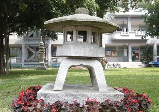 供應(yīng)石燈石塔