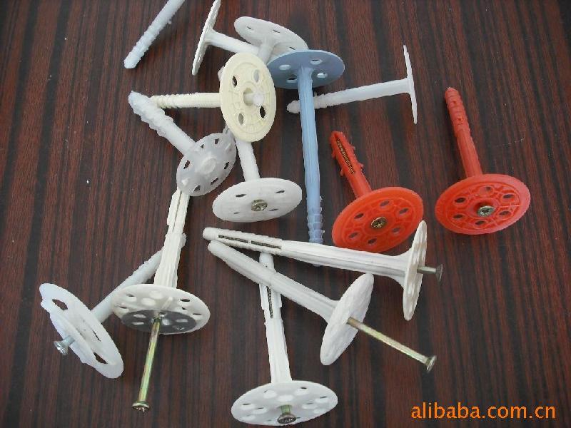 供應(yīng)黃驊市保溫釘，滄州市保溫釘價(jià)格，守信絲網(wǎng)銷售處