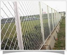 黃驊守信美格網(wǎng)護欄網(wǎng)，滄州美格網(wǎng)護欄網(wǎng)規(guī)格，美格網(wǎng)護欄網(wǎng)廠家