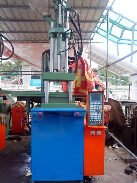 供應(yīng)原裝臺(tái)灣歐米尼35T立式注塑機(jī)