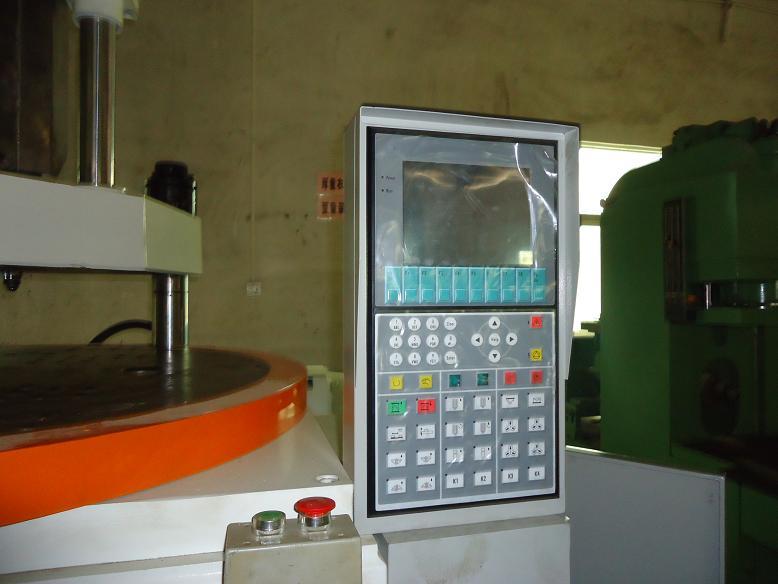 供應(yīng)臺(tái)灣百塑120T轉(zhuǎn)盤立式注塑機(jī)