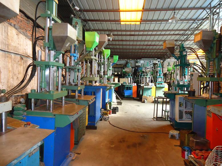 二手立式注塑機(jī)規(guī)格型號(hào)齊全圖片