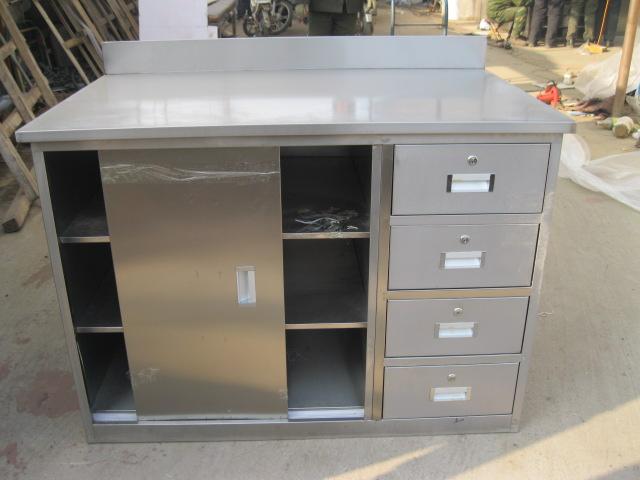 廠家特價供應(yīng)工作桌