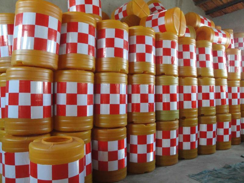 供應(yīng)惠州反光防撞桶/惠州反光沙桶