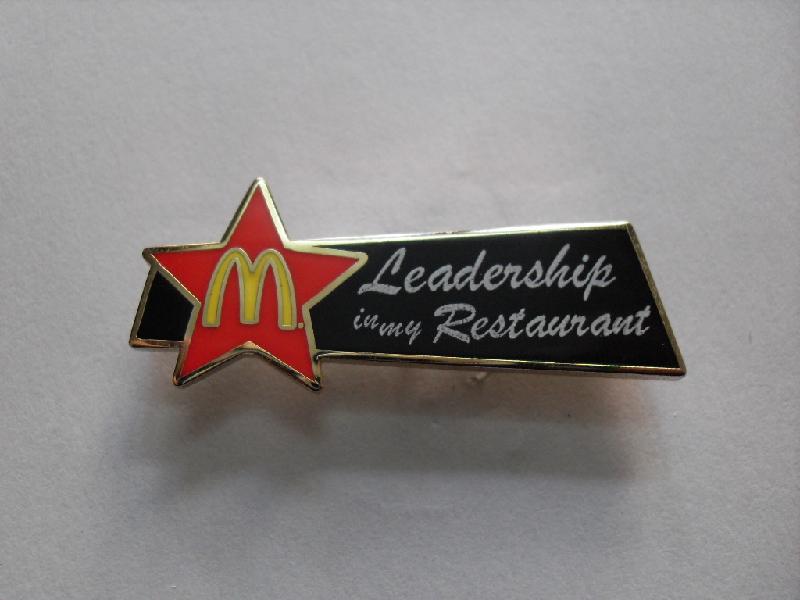 供應(yīng)麥當(dāng)勞徽章制作肯德基徽章胸牌制作蒙牛徽章制作