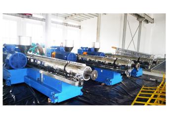 供應(yīng)超高分子量聚乙烯管材板材設(shè)備