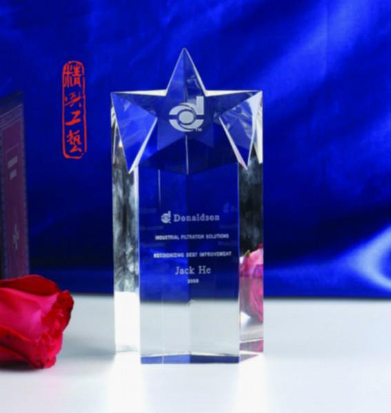 供應(yīng)創(chuàng)意水晶獎杯特色水晶獎杯*