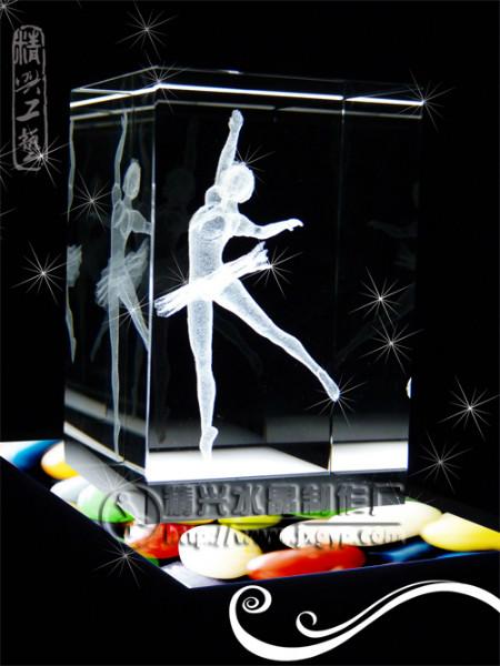 供應(yīng)水晶內(nèi)雕創(chuàng)意個性禮品水晶人物內(nèi)雕