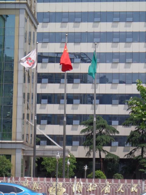 供應湖北武漢旗桿天門荊州不銹鋼崗亭黃岡黃石恩施鄂州無軌伸縮門廠家生產(chǎn)