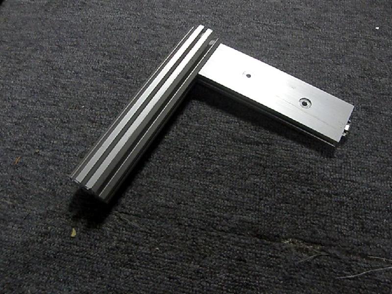 供應(yīng)6063五分雙槽展覽*會(huì)展橫條