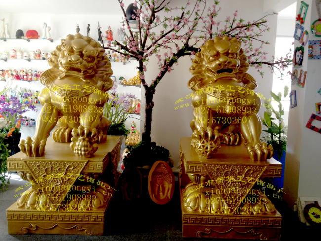 供應(yīng)進口玻璃鋼吉祥獅子大量批發(fā)多種款式獅子及模具