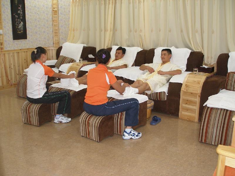 鄭州恒東足療技師培訓(xùn)學(xué)校，足浴技師輸出、足療技師輸出