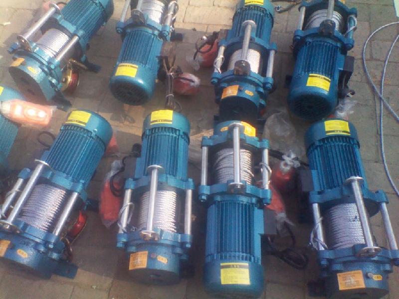 供應(yīng)室內(nèi)室外都能用的小吊機(jī)