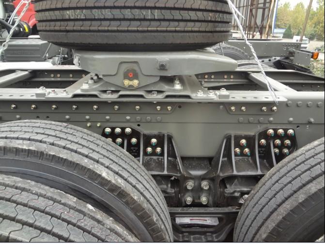 供應豪沃CNG牽引車