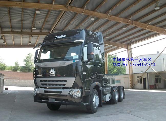 豪沃A7黑色340馬力64牽引車圖片