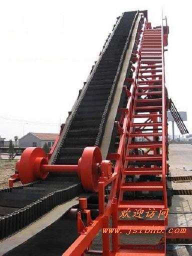 供應(yīng)波狀擋邊帶式輸送機(jī)