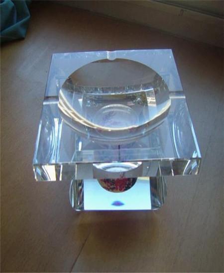 供應(yīng)水晶內(nèi)畫煙灰缸