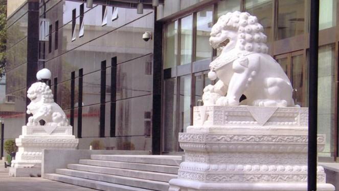 供應湖南漢白玉石獅子