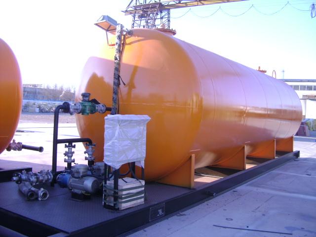 供應(yīng)油罐，水罐