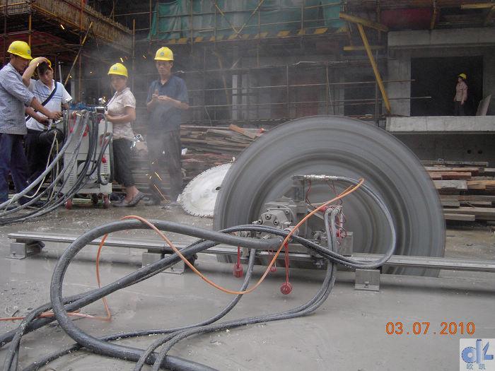 供應(yīng)鉆孔加固切割機(jī)開門