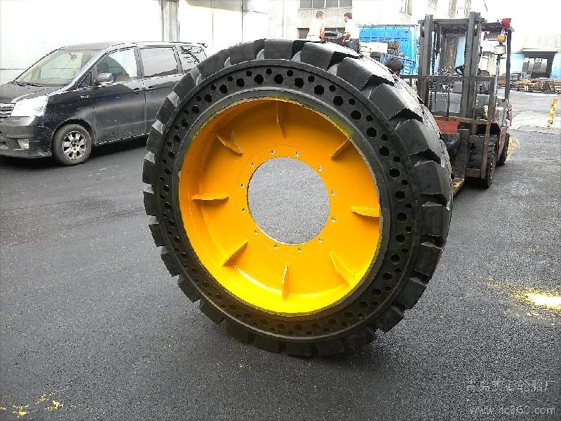 供應(yīng)355/65-15實(shí)心輪胎 叉車輪胎 工程輪胎